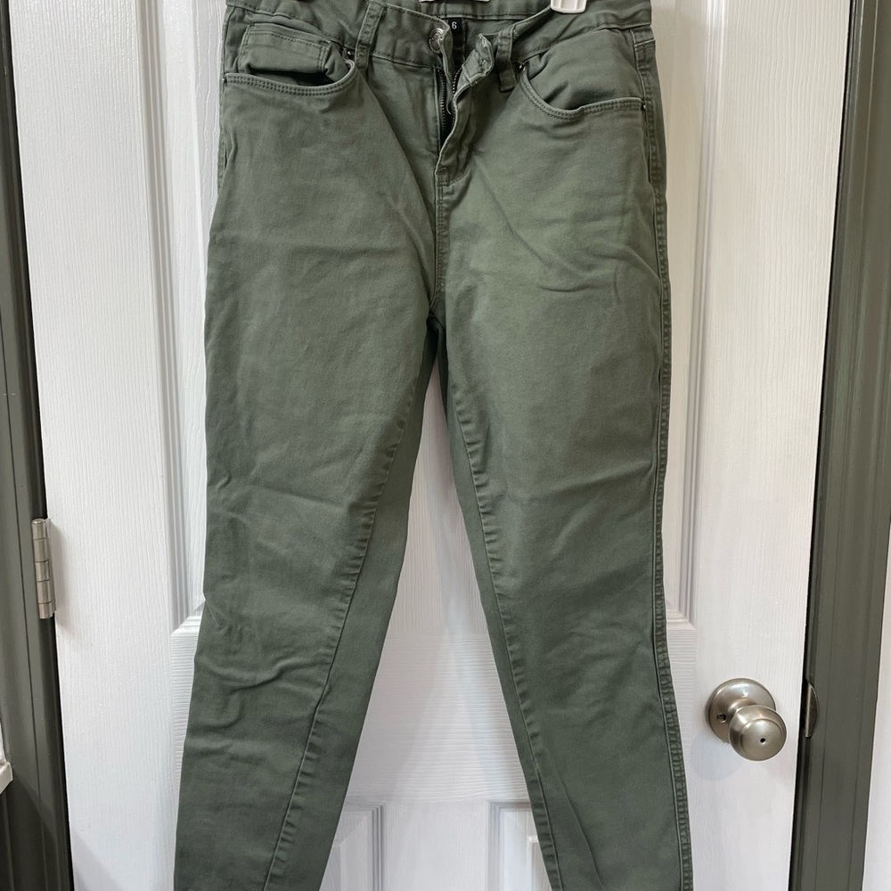 Royalty For Me Olive Skinny Jean Capri